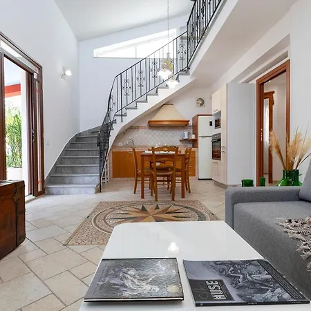 Del Colle Con Piscina Privata Villa