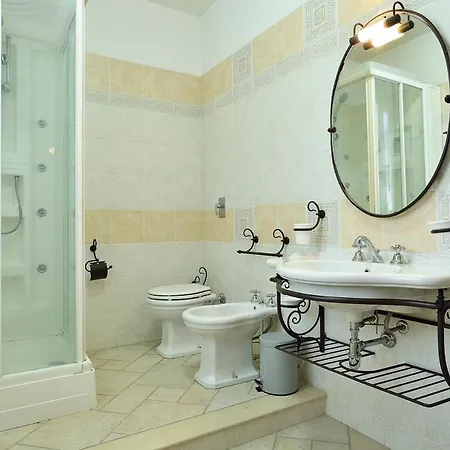 Del Colle Con Piscina Privata *