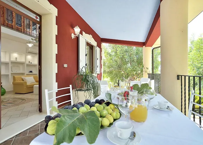 Del Colle Con Piscina Privata Villa